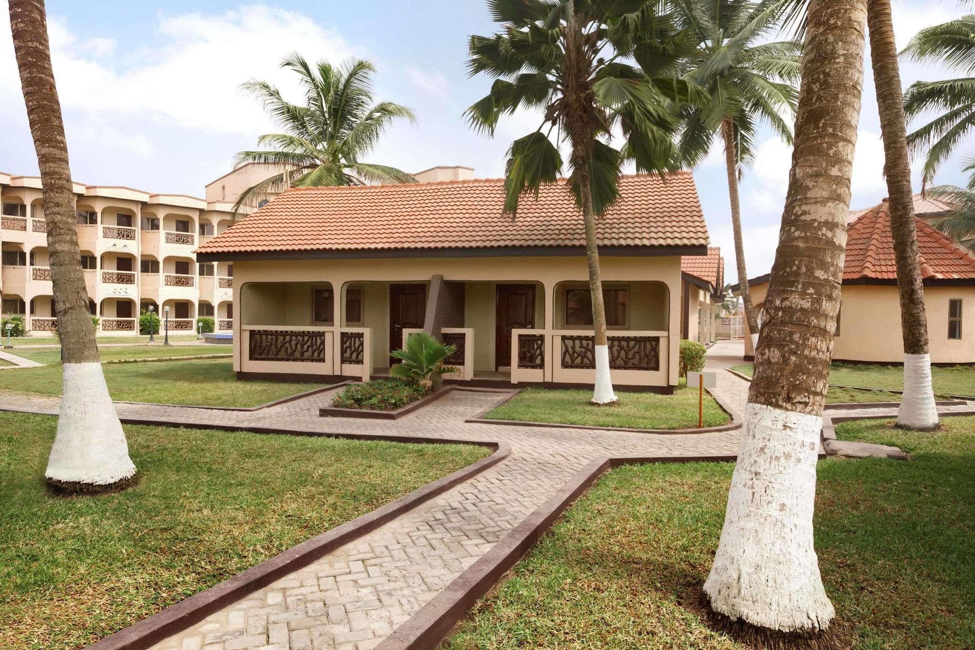 Ramada Resort Acra Exterior foto